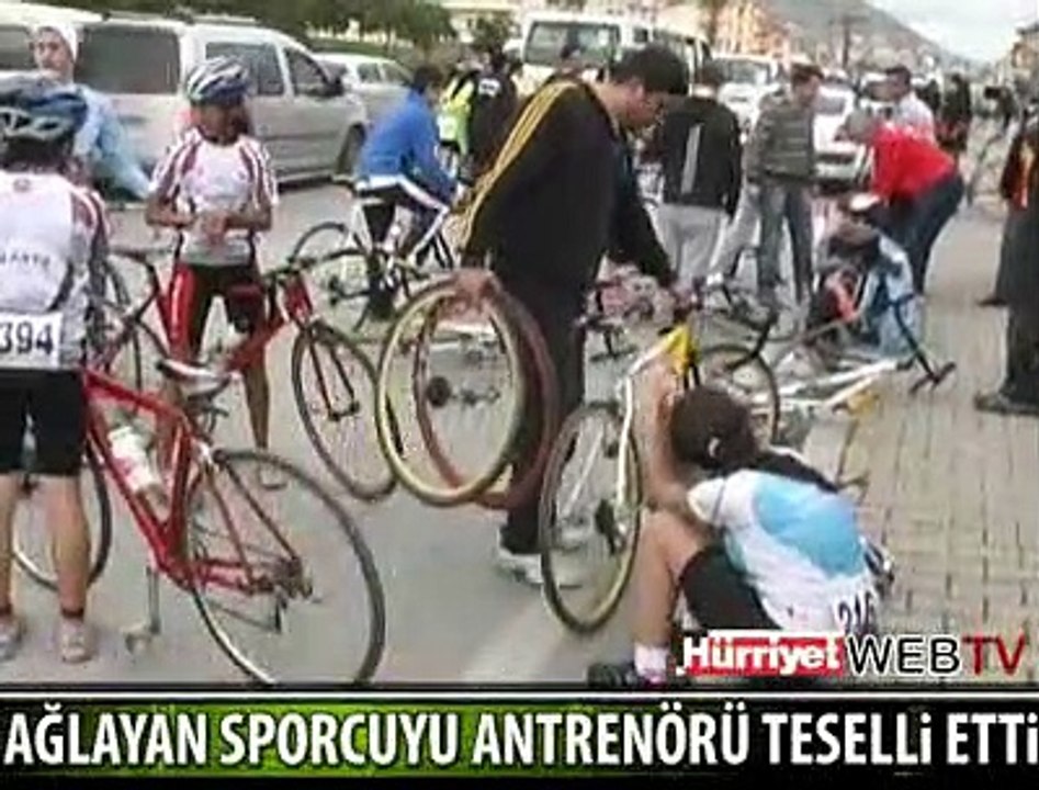 KIZ BİSİKLETÇİLERİN GÖZ YAŞLARI