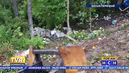 ¡Rastra endemoniada se vuelca en la carretera CA-5 y se lleva de encuentro cuatro postes de luz!