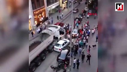 Trafikteki kavga cep telefonu kamerasında