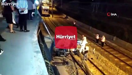 Otomobil metro raylarına uçtu