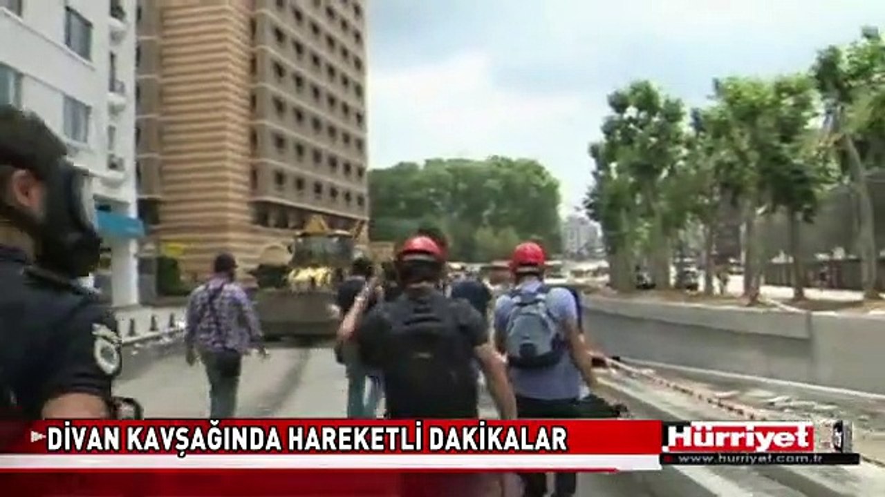 DİVAN KAVŞAĞI'NDA HAREKETLİ DAKİKALAR