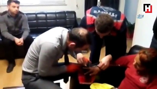 Parmağına sıkışan yüzüğü itfaiye çıkardı