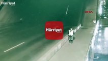 Rusya'da motosikletli sürücü köprüyü fark etmeyerek boşluğa düştü