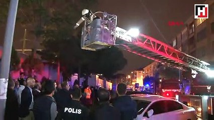 Yangında mahsur kalan anne ile engelli kızı kurtarıldı