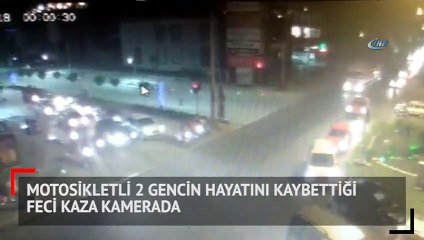 Motosikletli 2 gencin hayatını kaybettiği feci kaza kamerada