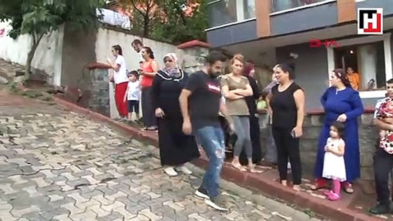 Sancaktepe'de toprak kayması:3 katlı bina boşaltıldı