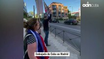 Cubanos protestan frente a la embajada de la isla en Madrid