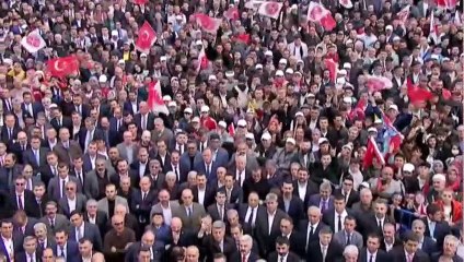 Mitingde promterı bozulan Bahçeli sessizliğe büründü