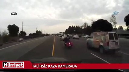 Motosiklet ve sürücüsü metrelerce sürüklendi