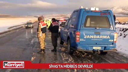 Sivas'ta midibüs devrildi