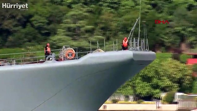 Rus Savaş gemisi İstanbul Boğazı'ndan böyle geçti