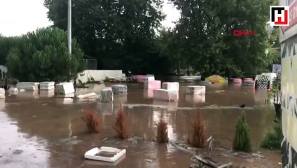 Kocaeli'de sağanak sele döndü, vatandaşlar mahsur kaldı