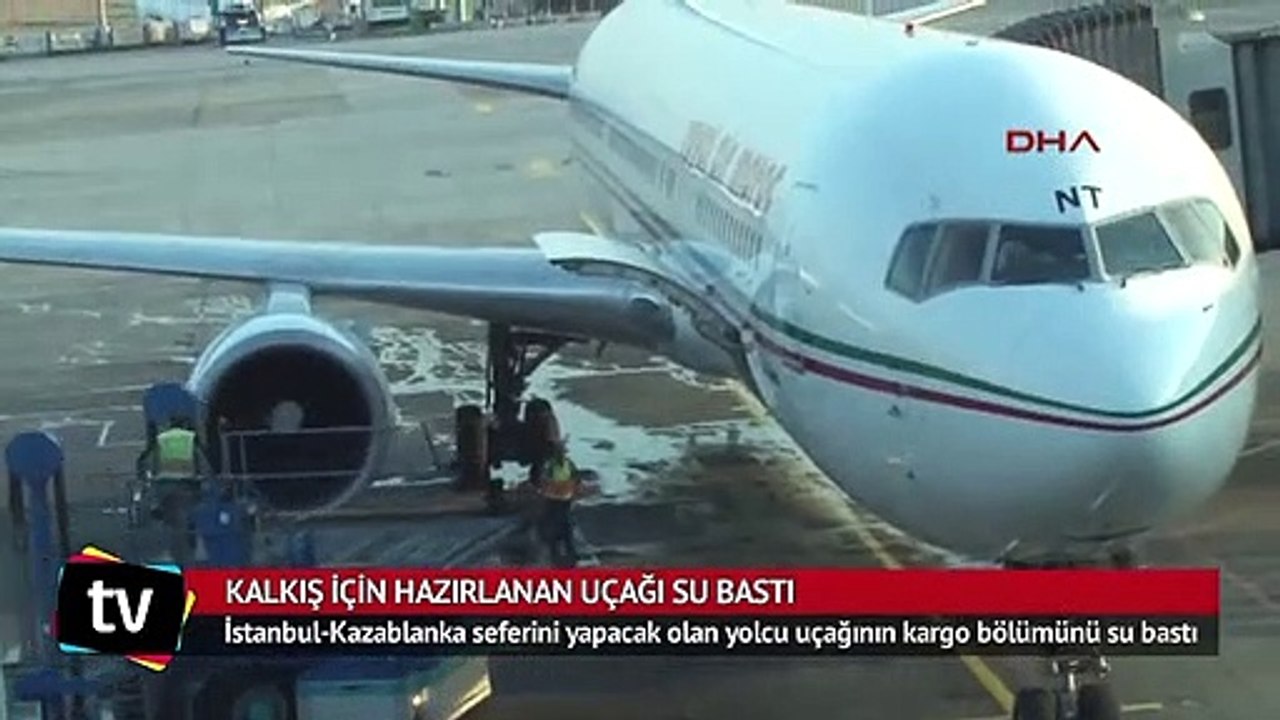 Kalkış için hazırlanan uçağı su bastı