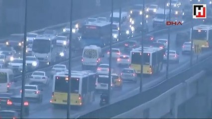 İstanbul trafiğine kar etkisi