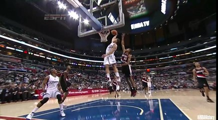 Blake Griffin alleyoop dunk in 2010