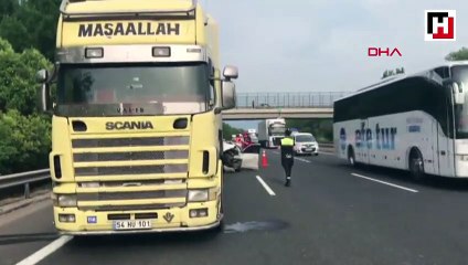 Otomobil, çarptığı TIR'ın dorsesiyle sürüklendi