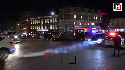 Freni boşalan otobüs durağa daldı