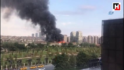 Veliefendi Hipodromu'nun yanınd  yangın çıktı