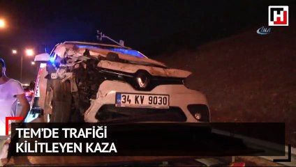 TEM’de trafiği kilitleyen kaza.