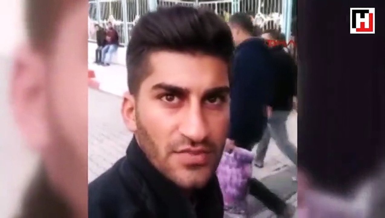 MersinTarsus'ta okul önünde bıçaklı kavga 1 öğrenci ölü ,2 öğrenci yaralı