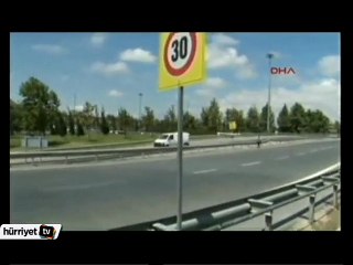 Metro inşaatında kaza... TEM'i su bastı