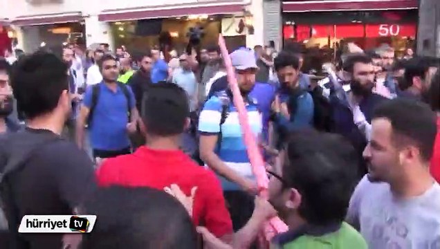 Taksim'de gösteri yapmak isteyen gruba polis müdahalesi