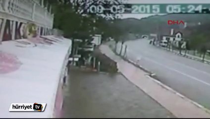 Direksiyon başında kalp krizi geçiren otobüs şoförü öldü