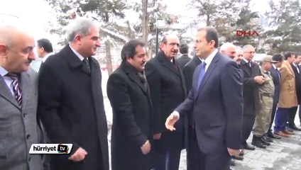 Eksi 2 derecede vali karşılama kuyruğu