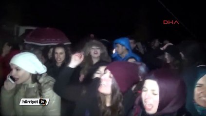Kız öğrencilerden 'taciz' protestosu