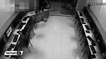 Köpeğe tekme atmak isterken...