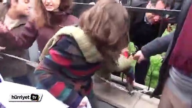 Mersin'de Özgecan cinayetine protestoya polis müdahalesi