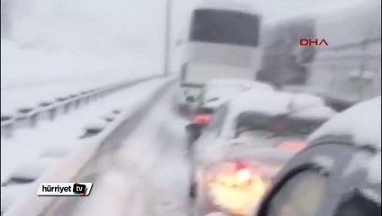 TEM'de mahsur kalan sürücü o anları kaydetti