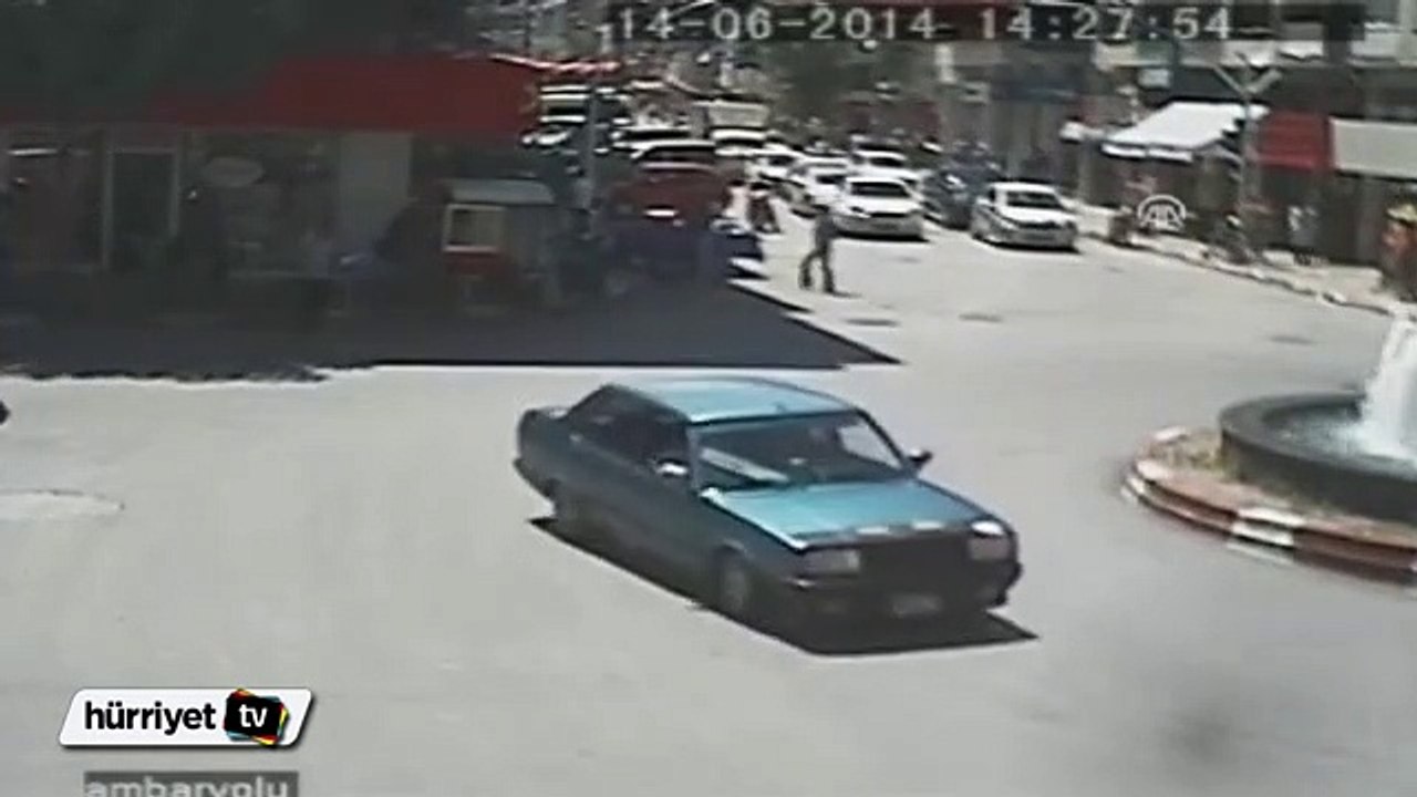 Trafikte tehlikeli gösteri