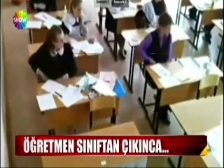 Üniversite sınavında bütün sınıf kopya çekti