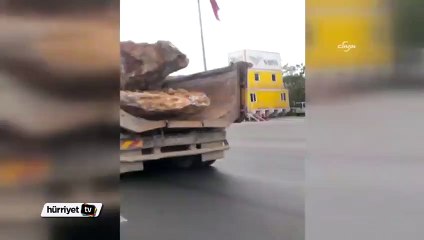 Otoyolda yürekleri ağza getiren taşıma!