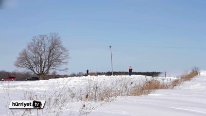 Kanada'da film sahnelerini aratmayan tren geçisi
