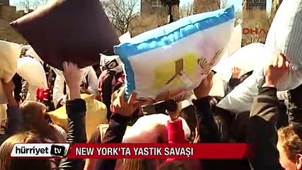 New York'ta yastık savaşı