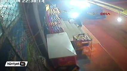 Tabanca şeklindeki çakmakla market soymaya kalkıştı