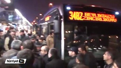Metrobüs yolunda kaza