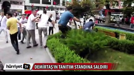 Selahattin Demirtaş'ın tanıtım standına saldırı