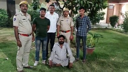 Afeem : मकान में भारी मात्रा में मादक पदार्थ जब्त