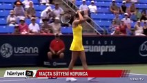 Tenis maçında Jelena Jankovic'in sutyeni koptu