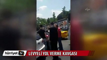 İstanbul trafiğinde yol kavgasında levyeler konuştu
