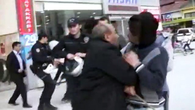 İŞÇİLER BİRBİRİNE GİRDİ ORTALIK SAVAŞ ALANINA DÖNDÜ