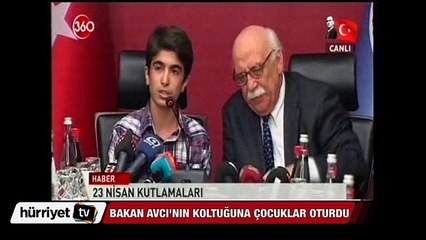 Çocuklar Bakan Avcı'nın koltuğunda