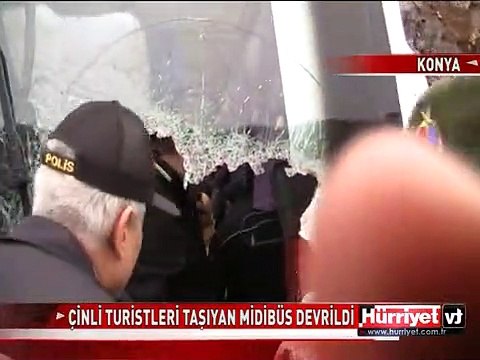 ÇİNLİ TURİSTLERİ TAŞIYAN MİDİBÜS DEVRİLDİ