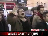 ALMAN ASKERLERİNİN BAŞINA ÇUVAL GEÇİRMEYE ÇALIŞTILAR