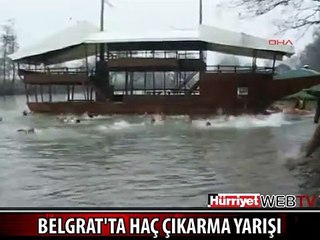 BUZ GİBİ SUDA HAÇ YARIŞI