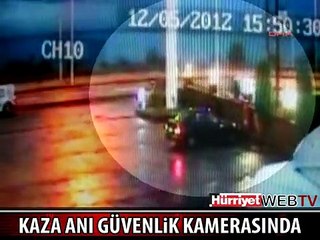 POLİS OTOSU İLE KAMYONET BÖYLE ÇARPIŞTI