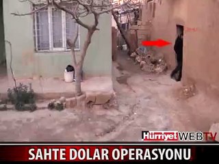 POLİSİN GELDİĞİNİ GÖRÜNCE KOMŞU EVİN TERASINA ATTI